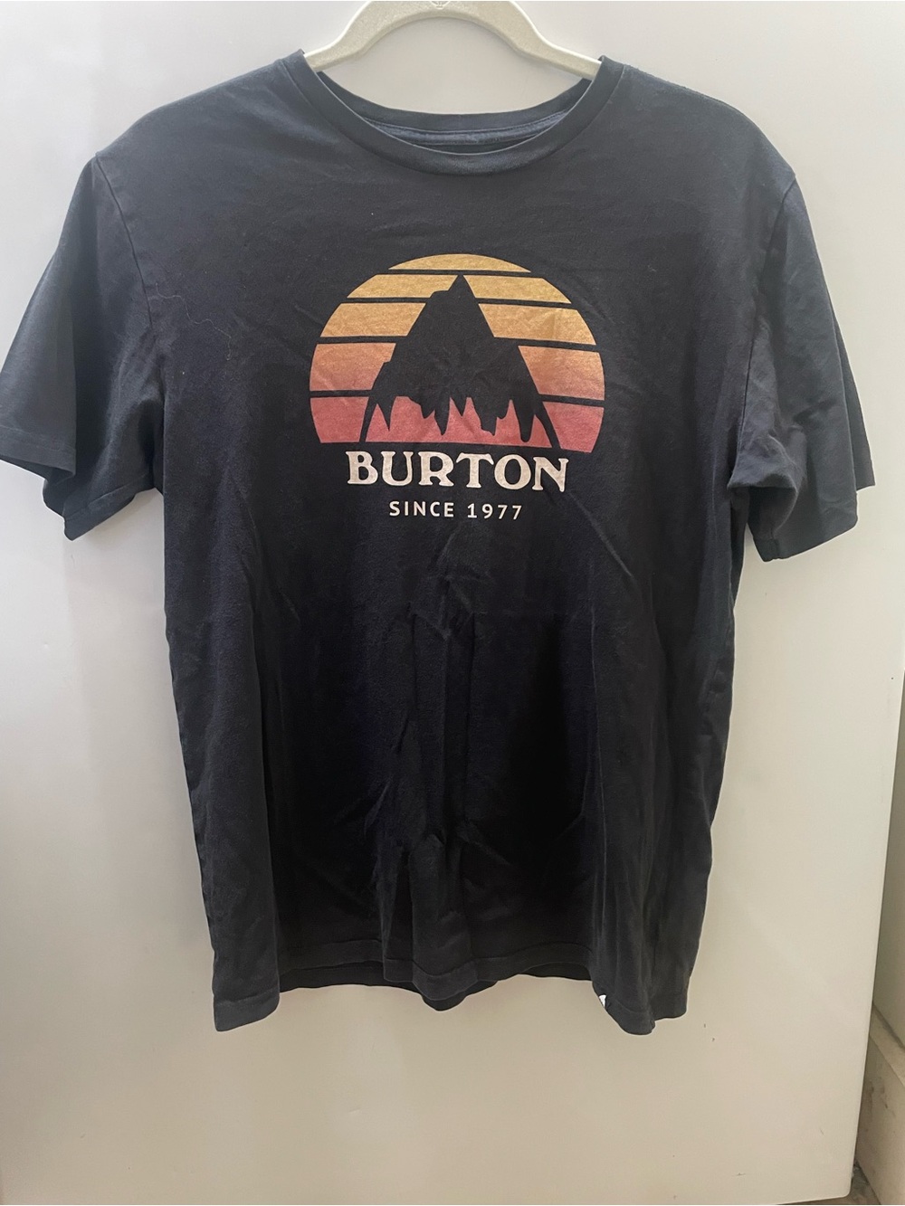 Burton Size S Mens Black Graphic Print Short Sleeve Crew Neck Casual T-shirt